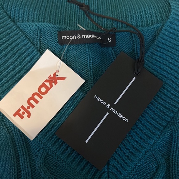 Sweater Vest - Picture 3 of 3